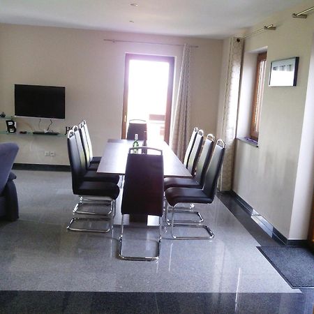 Spacious Mansion In Feuerscheid With Garden מראה חיצוני תמונה